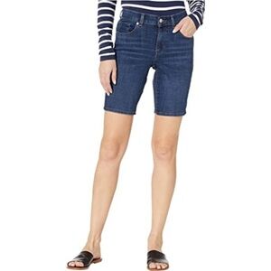 Levi 545 Bermuda Med Wash Denim Shorts EUC sz 6